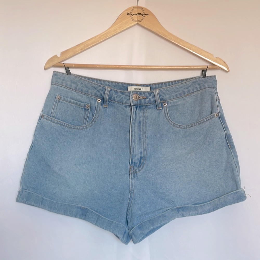 Forever 21 Womens Denim Shorts - size 30